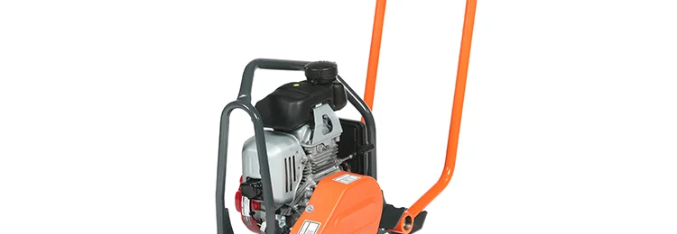 Orange Rüttelplatte mit schwarzem Motor